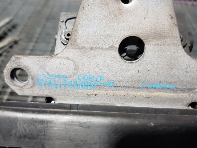 bontott FORD KUGA Csomagtérajtó Zárszerkezet