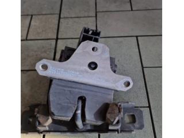 bontott FORD KUGA Csomagtérajtó Zárszerkezet