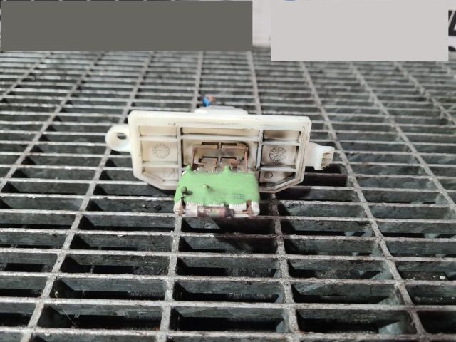 bontott FORD KUGA Előtét Ellenállás Fűtőmotor