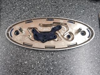 bontott FORD KUGA Első Embléma