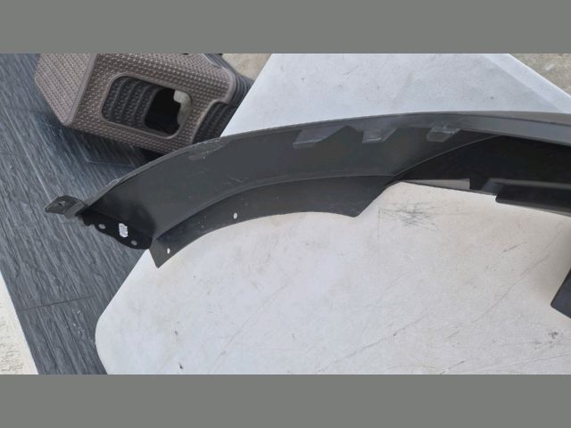 bontott FORD KUGA Első Lökhárító Légterelő