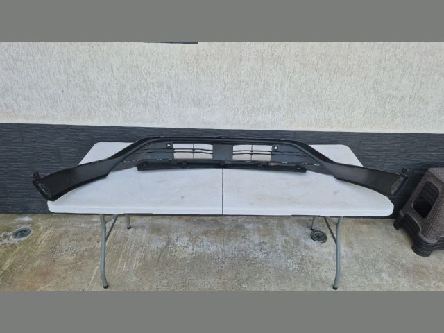 bontott FORD KUGA Első Lökhárító Légterelő