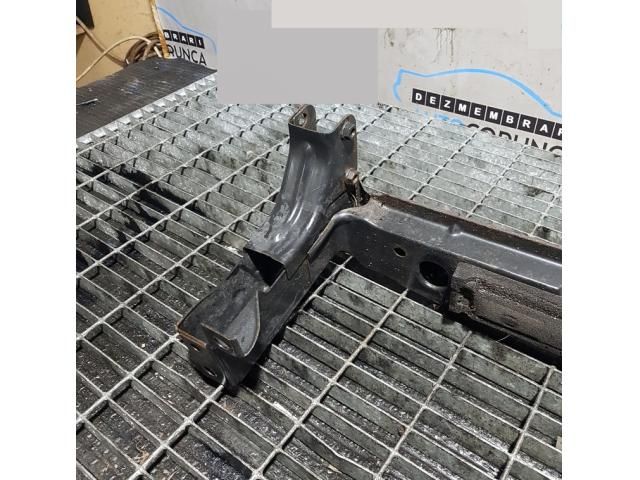 bontott FORD KUGA Első Lökhárító Merevítő (Fém)