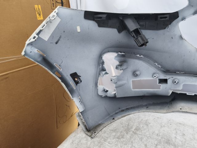 bontott FORD KUGA Első Lökhárító (Részeivel)