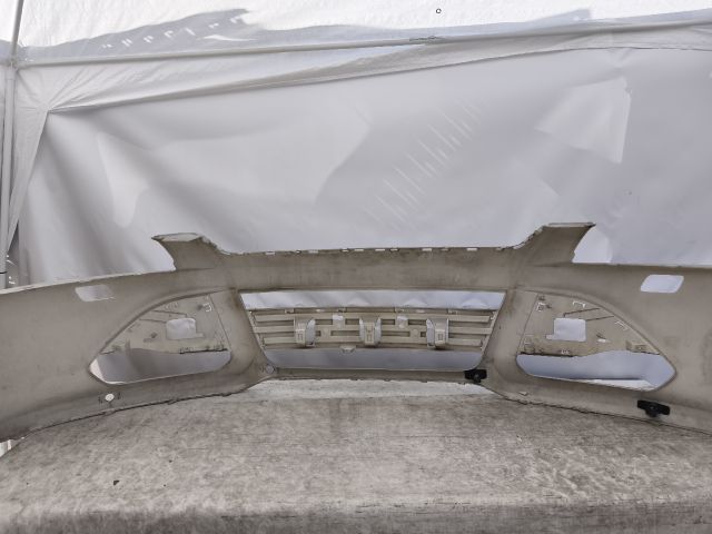 bontott FORD KUGA Első Lökhárító (Részeivel)