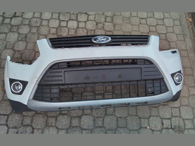 bontott FORD KUGA Első Lökhárító (Részeivel)