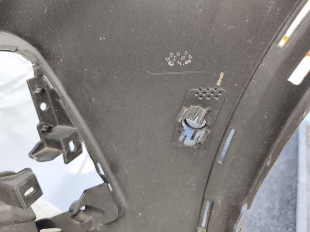 bontott FORD KUGA Első Lökhárító (Részeivel)