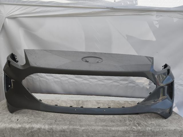 bontott FORD KUGA Első Lökhárító (Részeivel)