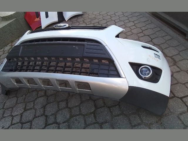 bontott FORD KUGA Első Lökhárító (Részeivel)