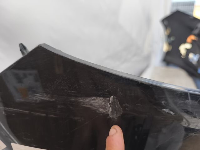 bontott FORD KUGA Első Lökhárító (Részeivel)