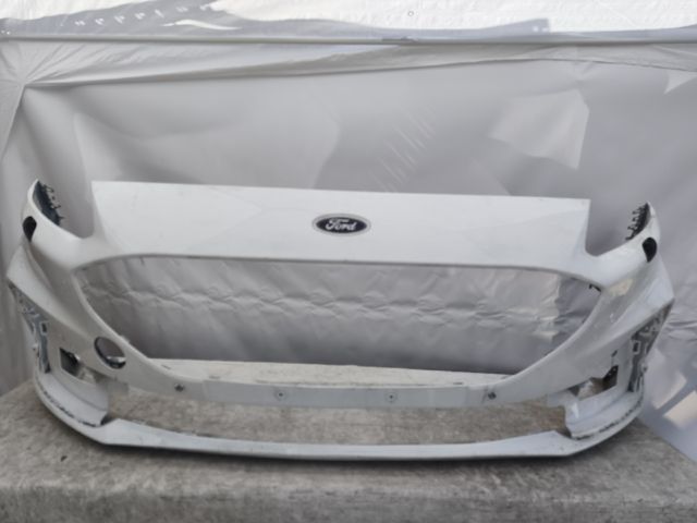 bontott FORD KUGA Első Lökhárító (Részeivel)