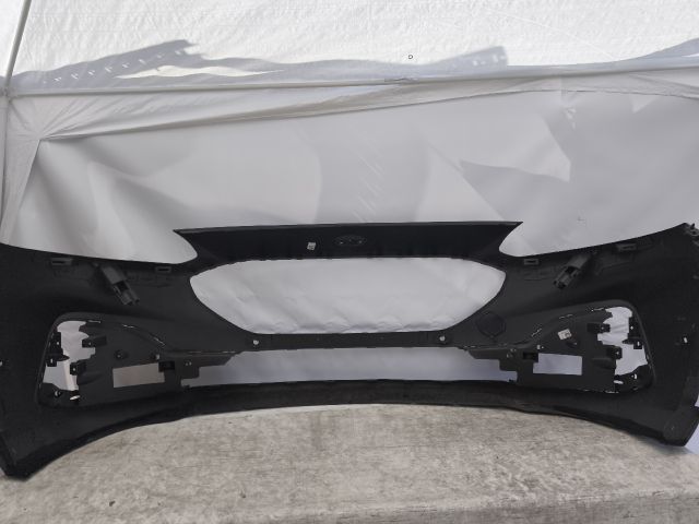 bontott FORD KUGA Első Lökhárító (Részeivel)