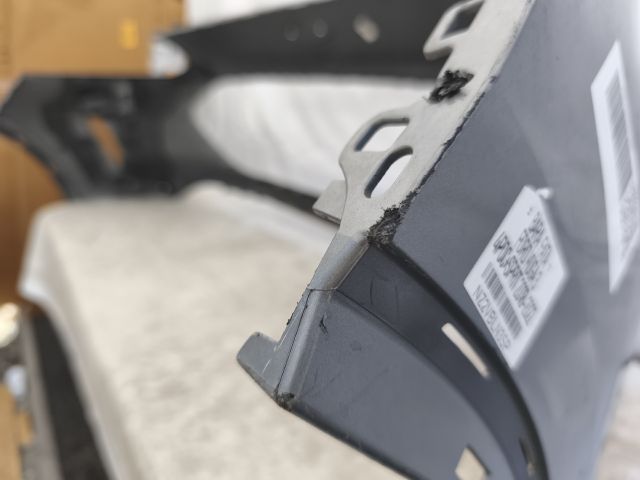 bontott FORD KUGA Első Lökhárító (Részeivel)