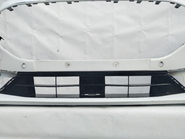 bontott FORD KUGA Első Lökhárító (Üresen)