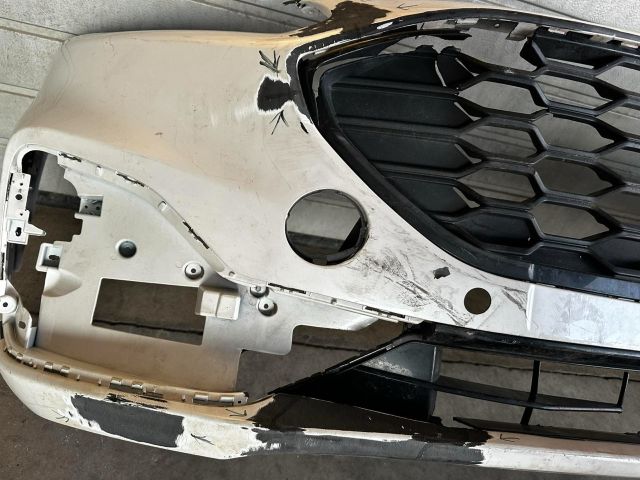 bontott FORD KUGA Első Lökhárító (Üresen)