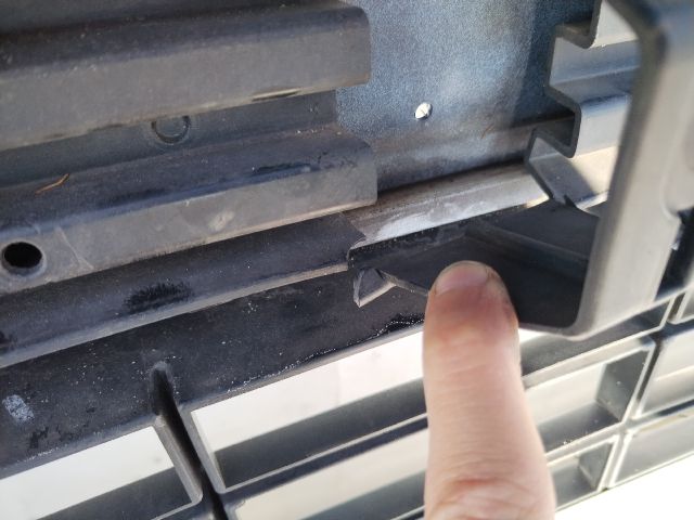 bontott FORD KUGA Első Lökhárító (Üresen)