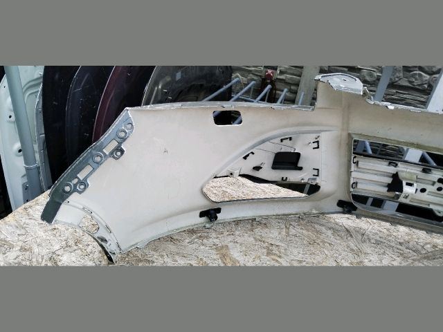 bontott FORD KUGA Első Lökhárító (Üresen)