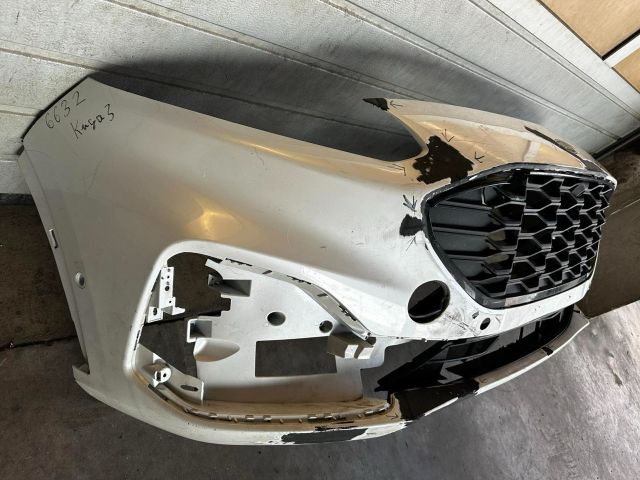 bontott FORD KUGA Első Lökhárító (Üresen)