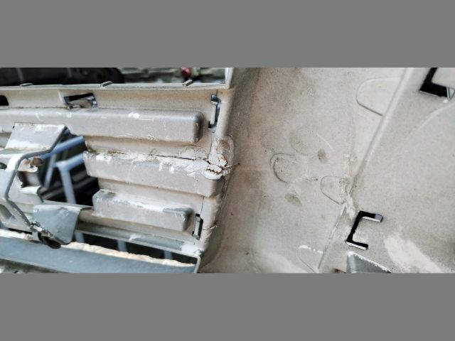 bontott FORD KUGA Első Lökhárító (Üresen)