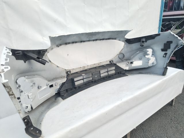 bontott FORD KUGA Első Lökhárító (Üresen)