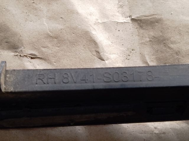 bontott FORD KUGA Első Szélvédő Jobb Díszléc