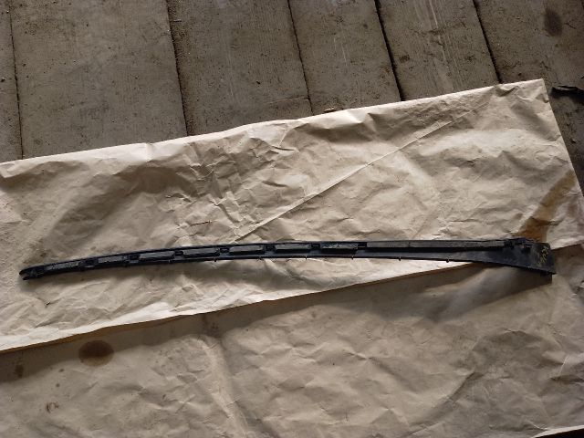 bontott FORD KUGA Első Szélvédő Jobb Díszléc