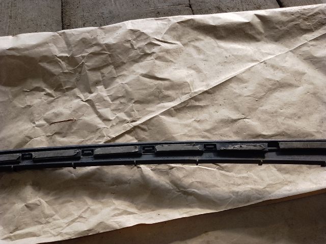 bontott FORD KUGA Első Szélvédő Jobb Díszléc