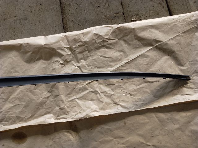 bontott FORD KUGA Első Szélvédő Jobb Díszléc