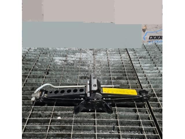 bontott FORD KUGA Emelő