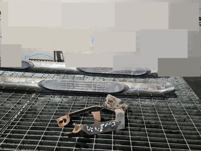 bontott FORD KUGA Fellépő Pár