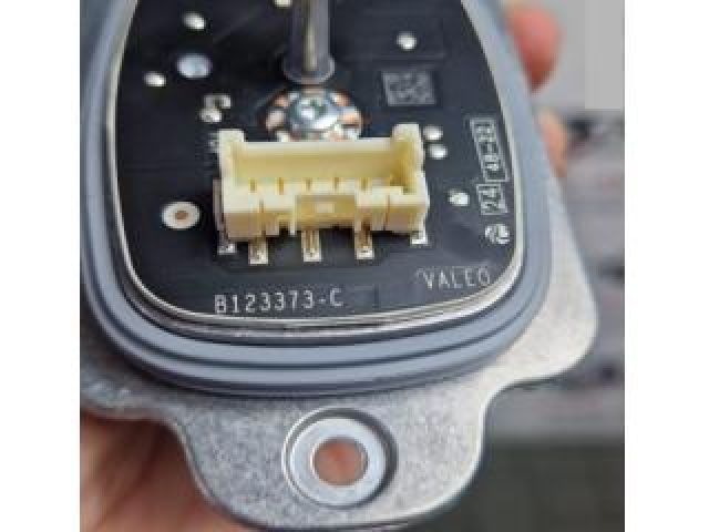 bontott FORD KUGA Fényszóró Elektronika