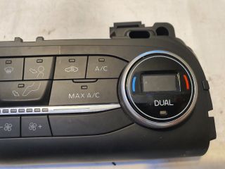 bontott FORD KUGA Fűtéskapcsoló (digit klímás)