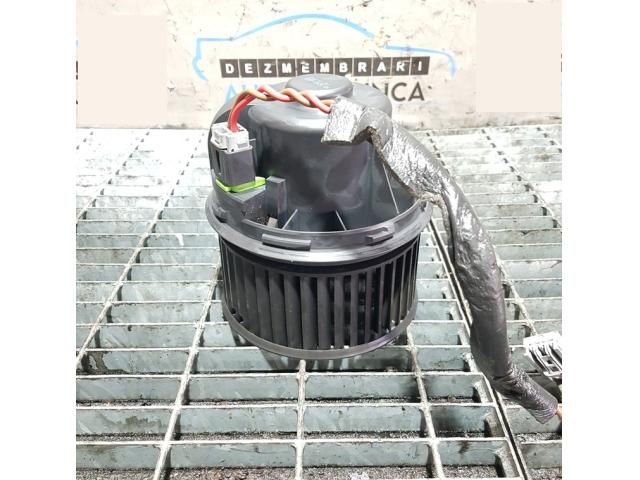 bontott FORD KUGA Fűtőmotor (Klímás)