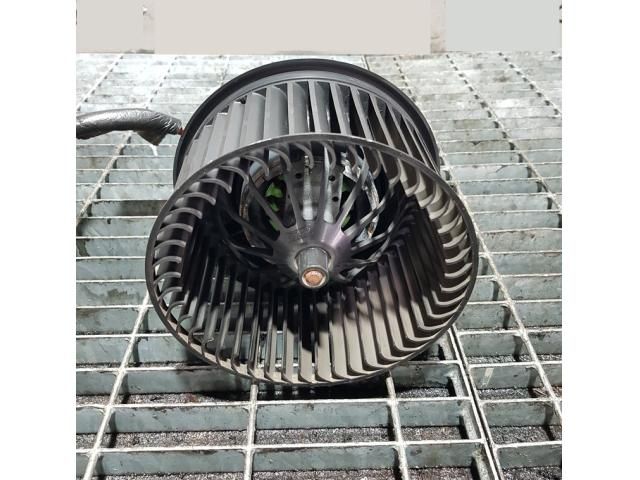 bontott FORD KUGA Fűtőmotor (Klímás)