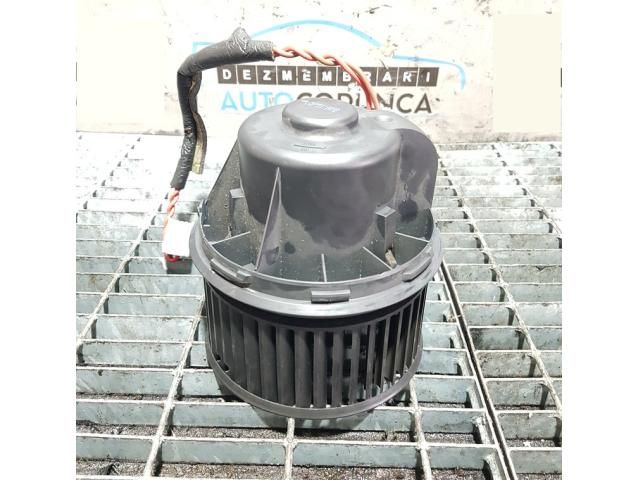 bontott FORD KUGA Fűtőmotor (Klímás)