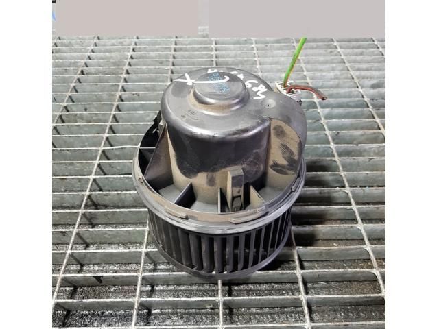 bontott FORD KUGA Fűtőmotor (Klímás)