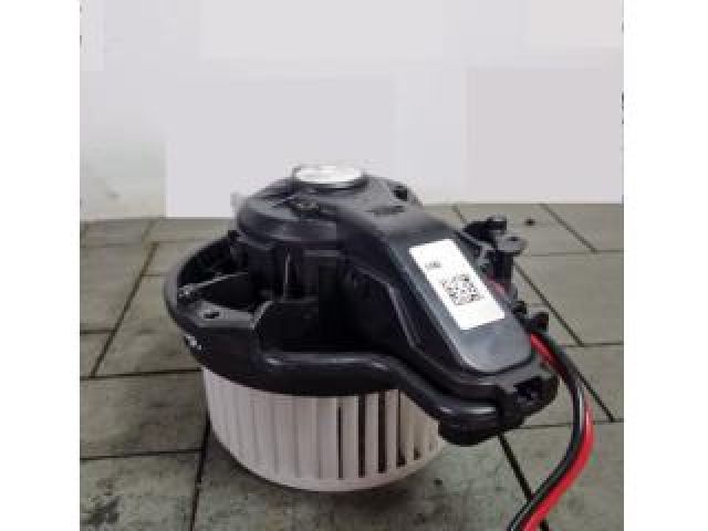 bontott FORD KUGA Fűtőmotor (Klímás)