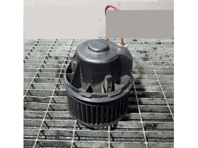 bontott FORD KUGA Fűtőmotor (Klímás)