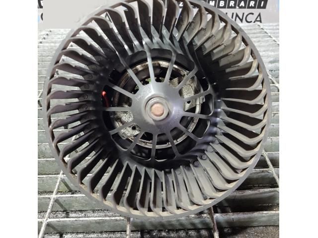 bontott FORD KUGA Fűtőmotor (Klímás)