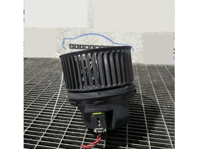 bontott FORD KUGA Fűtőmotor (Klímás)