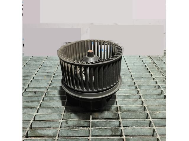 bontott FORD KUGA Fűtőmotor (Klímás)