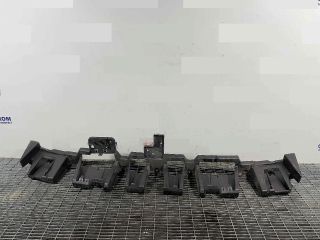 bontott FORD KUGA Hátsó középső Lökhárító Tartó (Műanyag)