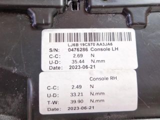 bontott FORD KUGA Hátsó középső Szellőző