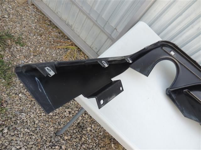 bontott FORD KUGA Hátsó Lökhárító Légterelő