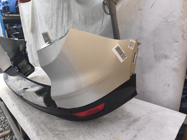 bontott FORD KUGA Hátsó Lökhárító (Részeivel)