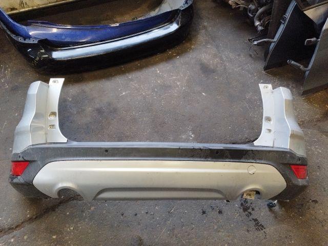 bontott FORD KUGA Hátsó Lökhárító (Részeivel)