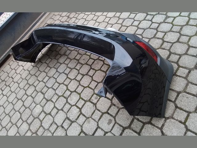 bontott FORD KUGA Hátsó Lökhárító (Részeivel)