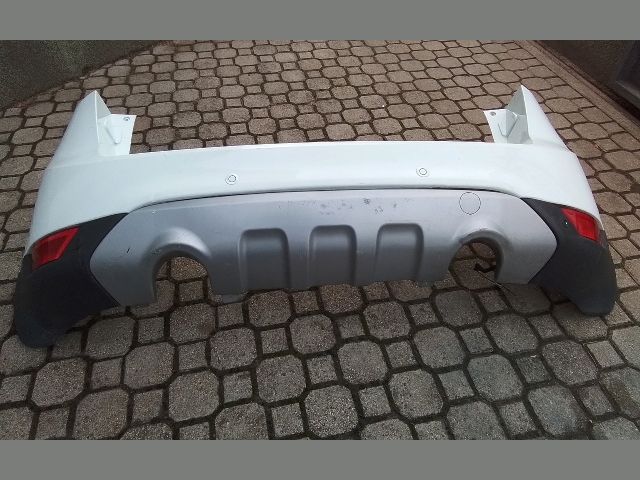 bontott FORD KUGA Hátsó Lökhárító (Részeivel)