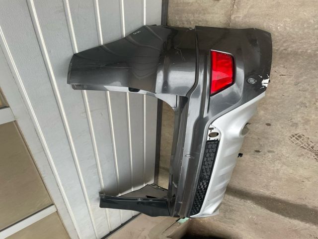 bontott FORD KUGA Hátsó Lökhárító (Részeivel)