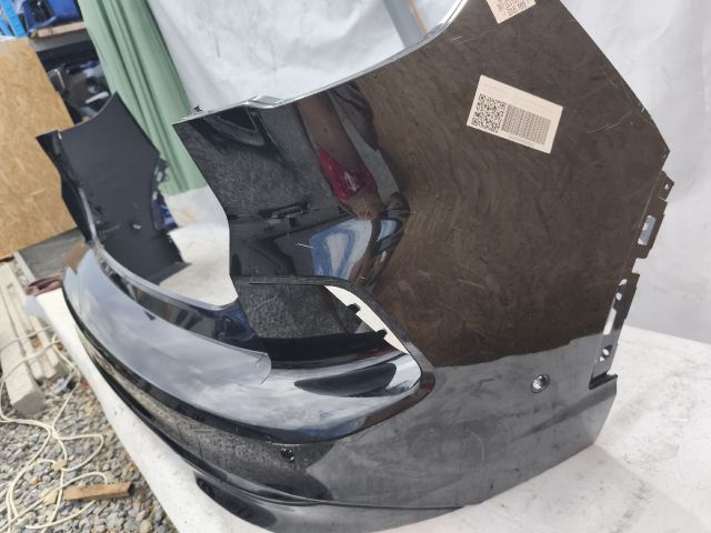 bontott FORD KUGA Hátsó Lökhárító (Részeivel)